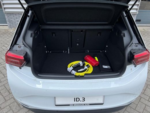 Volkswagen ID.3 Pro Business Inclusief €2000,- inruilvoordeel | Achterlichten LED, luxe uitgevoerd incl. dynamisc... ActivLease financial lease
