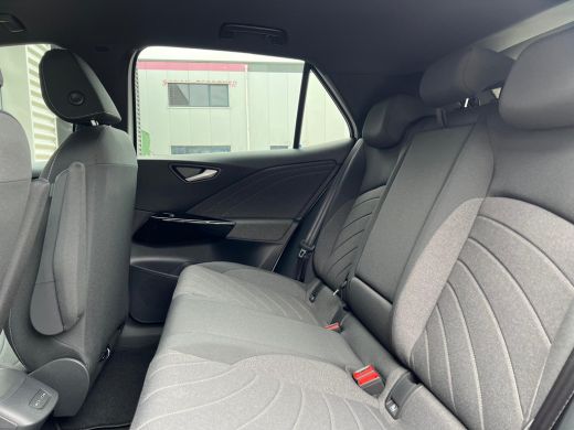 Volkswagen ID.3 Pro Business Inclusief €2000,- inruilvoordeel | Achterlichten LED, luxe uitgevoerd incl. dynamisc... ActivLease financial lease