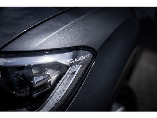 Volkswagen T-Roc Life Edition Inclusief €2000,- inruilvoordeel | 'App-Connect' draadloze smartphone integratie | '... ActivLease financial lease