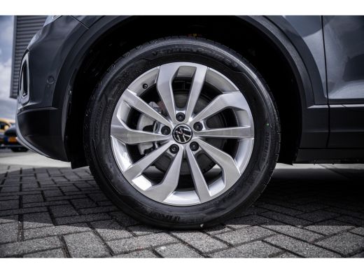 Volkswagen T-Roc Life Edition Inclusief €2000,- inruilvoordeel | 'App-Connect' draadloze smartphone integratie | '... ActivLease financial lease