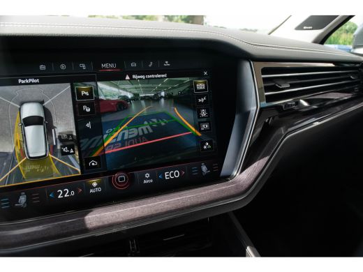 Volkswagen Touareg 3.0 TSI eHybrid 4MOTION / Luchtvering/ Standkachel/ Massagefunctie/ Panoramadak/ Trekhaak/ 280kW ... ActivLease financial lease