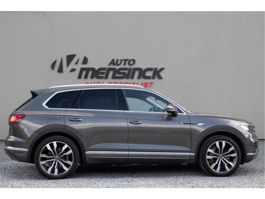 Volkswagen Touareg 3.0 TSI eHybrid 4MOTION / Luchtvering/ Standkachel/ Massagefunctie/ Panoramadak/ Trekhaak/ 280kW ... ActivLease financial lease