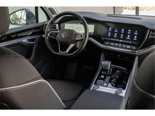 Volkswagen Touareg 3.0 TSI eHybrid 4MOTION / Luchtvering/ Standkachel/ Massagefunctie/ Panoramadak/ Trekhaak/ 280kW ... ActivLease financial lease