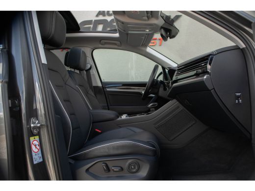 Volkswagen Touareg 3.0 TSI eHybrid 4MOTION / Luchtvering/ Standkachel/ Massagefunctie/ Panoramadak/ Trekhaak/ 280kW ... ActivLease financial lease