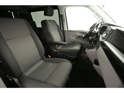 Volkswagen Transporter 2.0 TDI L2H1 | 150PK | DC | 5 Persoons | DSG Automaat | Airco | Camera | Carplay | Cruise | Navig... ActivLease financial lease
