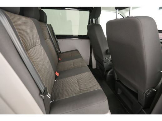 Volkswagen Transporter 2.0 TDI L2H1 | 150PK | DC | 5 Persoons | DSG Automaat | Airco | Camera | Carplay | Cruise | Navig... ActivLease financial lease