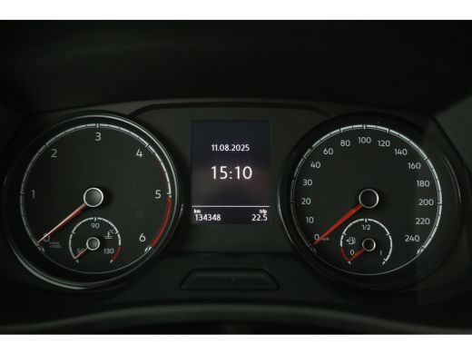 Volkswagen Transporter 2.0 TDI L2H1 | 150PK | DC | 5 Persoons | DSG Automaat | Airco | Camera | Carplay | Cruise | Navig... ActivLease financial lease