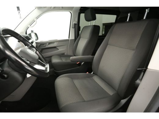 Volkswagen Transporter 2.0 TDI L2H1 | 150PK | DC | 5 Persoons | DSG Automaat | Airco | Camera | Carplay | Cruise | Navig... ActivLease financial lease