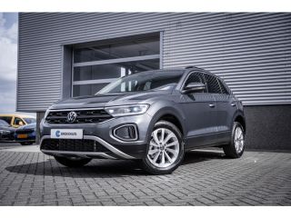 Volkswagen T-Roc Life Edition Inclusief €2000,- inruilvoordeel | 'App-Connect' draadloze smartphone integratie | '...