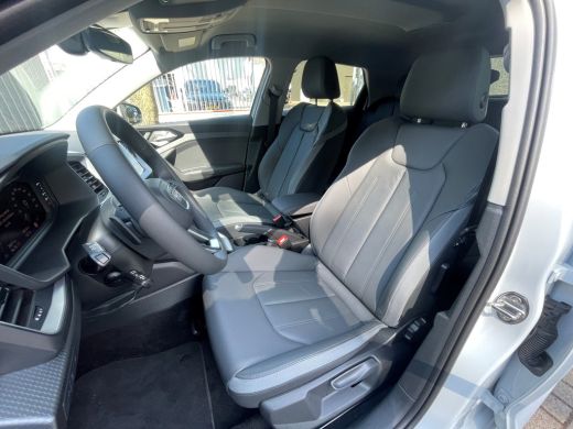 Audi A1 Sportback Sportback 30 TFSI S edition | Comfort sleutel | Camera achter | Adaptieve cruise control | Zwart ... ActivLease financial lease
