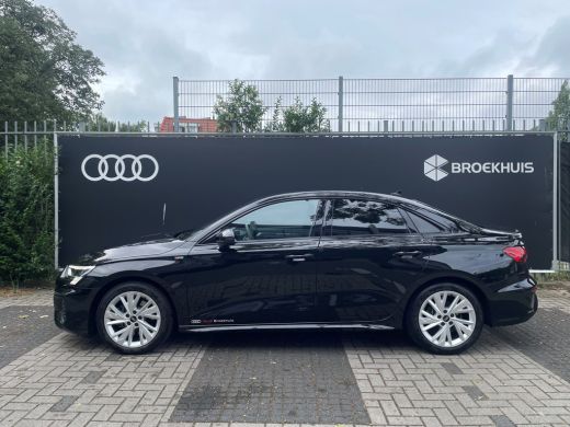 Audi A3 Limousine 35 TFSI S edition | 19 inch velgen | Camera achter | Adaptieve cruise control | Optiek ... ActivLease financial lease