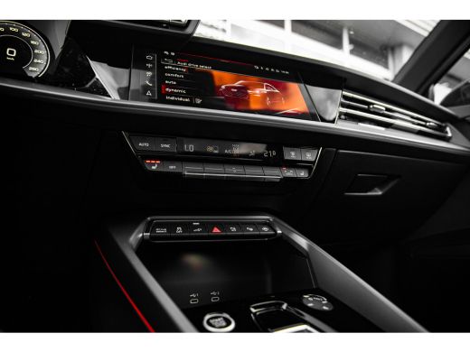 Audi A3 Sportback 40 TFSI e S edition | Panoramadak | Keyless | Matrix | ActivLease financial lease