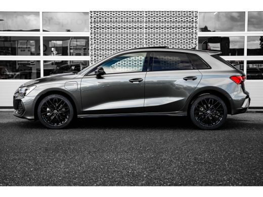 Audi A3 Sportback 40 TFSI e S edition | Panoramadak | Keyless | Matrix | ActivLease financial lease