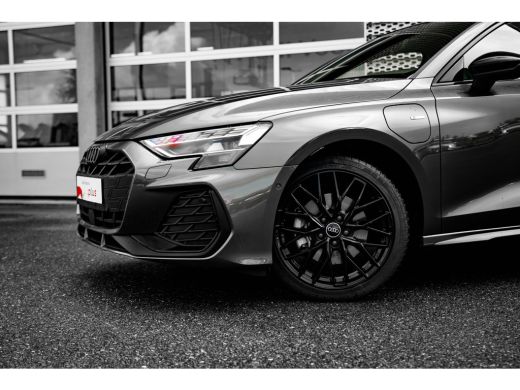 Audi A3 Sportback 40 TFSI e S edition | Panoramadak | Keyless | Matrix | ActivLease financial lease