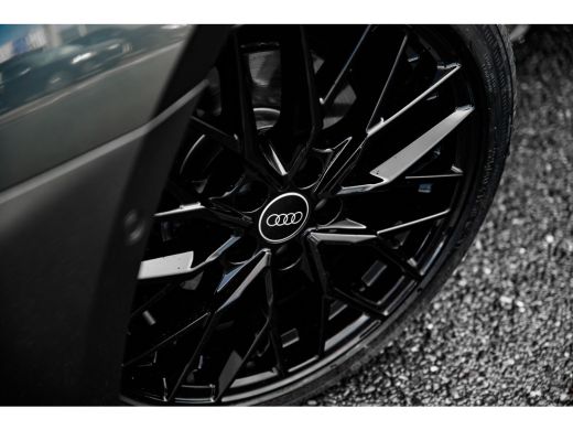 Audi A3 Sportback 40 TFSI e S edition | Panoramadak | Keyless | Matrix | ActivLease financial lease