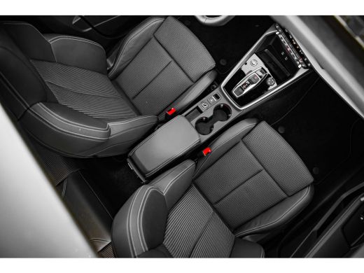 Audi A3 Sportback 40 TFSI e S edition | Panoramadak | Keyless | Matrix | ActivLease financial lease