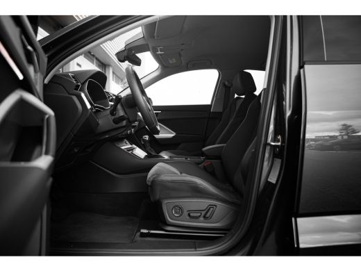 Audi Q3 35 TFSI S Edition Competition | Trekhaak | Assistentiepakket | 19" | ActivLease financial lease