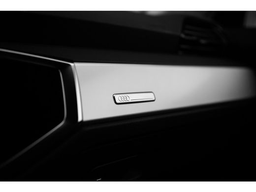 Audi Q3 35 TFSI S Edition Competition | Trekhaak | Assistentiepakket | 19" | ActivLease financial lease