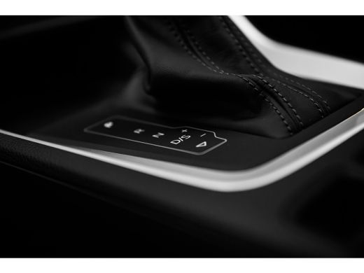 Audi Q3 35 TFSI S Edition Competition | Trekhaak | Assistentiepakket | 19" | ActivLease financial lease