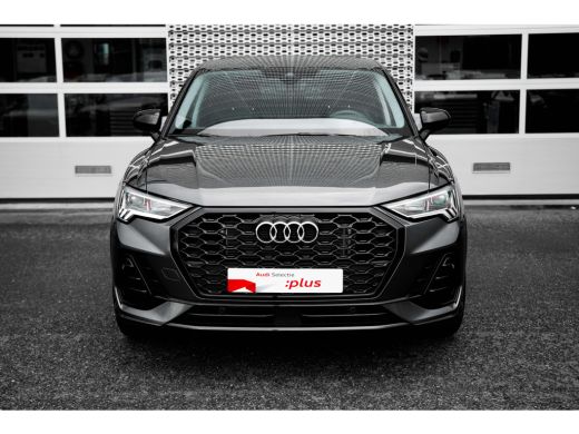 Audi Q3 35 TFSI S Edition Competition | Trekhaak | Assistentiepakket | 19" | ActivLease financial lease
