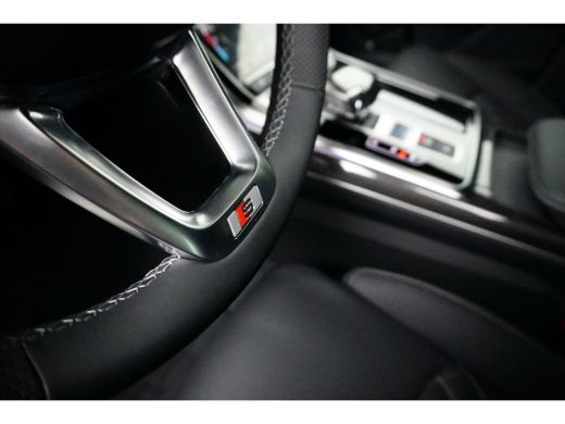 Audi Q8 60 TFSI e quattro Pro Line S Competition | Carbon pakket | Luchtvering | Trekhaak | Sportstoelen ... ActivLease financial lease