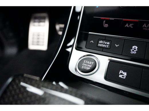 Audi Q8 60 TFSI e quattro Pro Line S Competition | Carbon pakket | Luchtvering | Trekhaak | Sportstoelen ... ActivLease financial lease