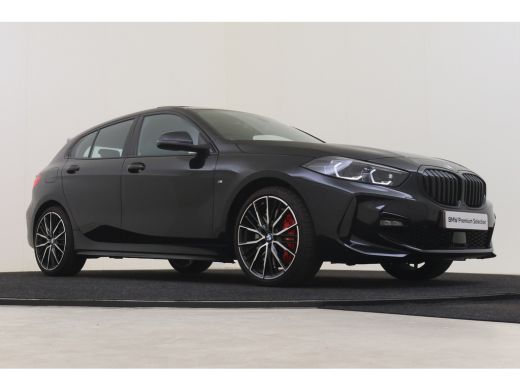 BMW 1 Serie 118i High Executive M Sport Automaat / Panoramadak / Sportstoelen / Achteruitrijcamera / Adaptiev... ActivLease financial lease