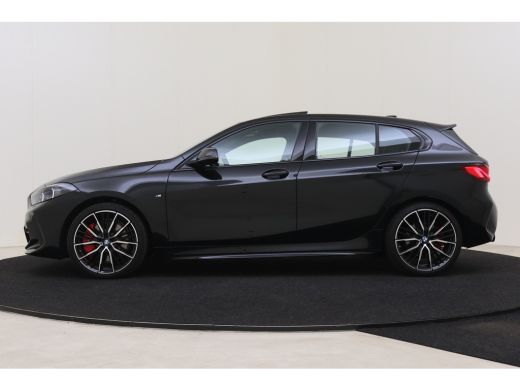 BMW 1 Serie 118i High Executive M Sport Automaat / Panoramadak / Sportstoelen / Achteruitrijcamera / Adaptiev... ActivLease financial lease