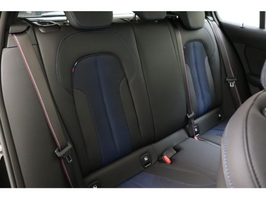 BMW 1 Serie 118i High Executive M Sport Automaat / Panoramadak / Sportstoelen / Achteruitrijcamera / Adaptiev... ActivLease financial lease