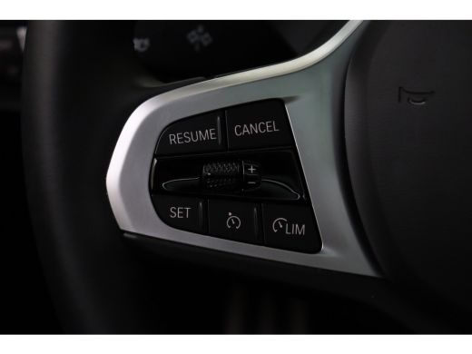 BMW 1 Serie 118i High Executive M Sport Automaat / Panoramadak / Sportstoelen / Achteruitrijcamera / Adaptiev... ActivLease financial lease