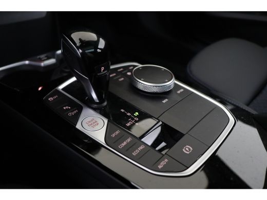 BMW 1 Serie 118i High Executive M Sport Automaat / Panoramadak / Sportstoelen / Achteruitrijcamera / Adaptiev... ActivLease financial lease