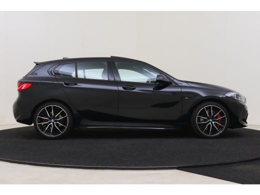 BMW 1 Serie 118i High Executive M Sport Automaat / Panoramadak / Sportstoelen / Achteruitrijcamera / Adaptiev... ActivLease financial lease