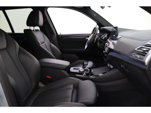 BMW X3 xDrive30e High Executive M Sport Automaat / Trekhaak / Sportstoelen / Achteruitrijcamera / LED / ... ActivLease financial lease