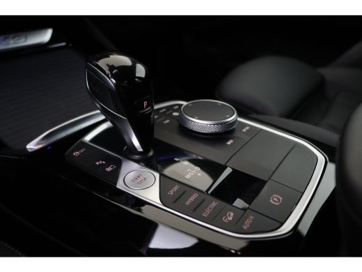 BMW X3 xDrive30e High Executive M Sport Automaat / Trekhaak / Sportstoelen / Achteruitrijcamera / LED / ... ActivLease financial lease