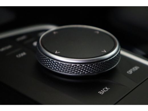 BMW X3 xDrive30e High Executive M Sport Automaat / Trekhaak / Sportstoelen / Achteruitrijcamera / LED / ... ActivLease financial lease