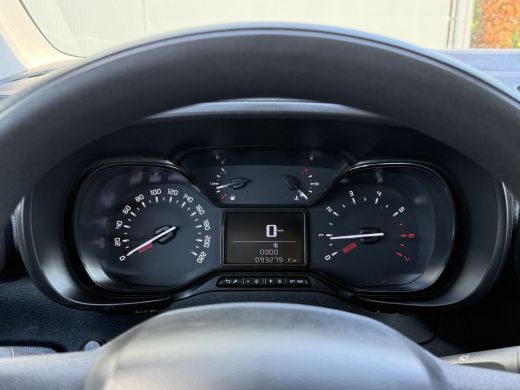 Citroën Berlingo 1.5 BlueHDI 102 PK / L2H1 / 1e EIG. / IMPERIAAL / TREKHAAK / INRICHTING / AIRCO / CRUISE / CAMERA ActivLease financial lease