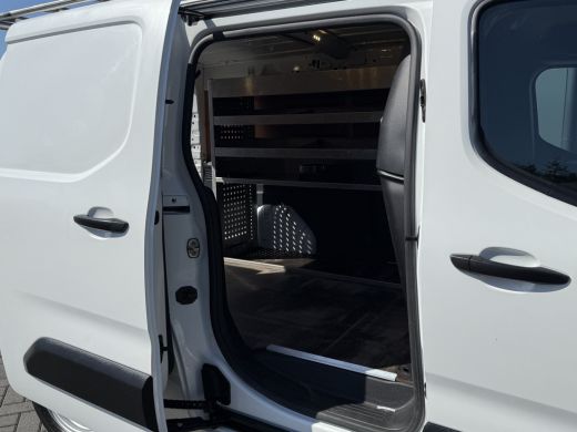 Citroën Berlingo 1.5 BlueHDI 102 PK / L2H1 / 1e EIG. / IMPERIAAL / TREKHAAK / INRICHTING / AIRCO / CRUISE / CAMERA ActivLease financial lease