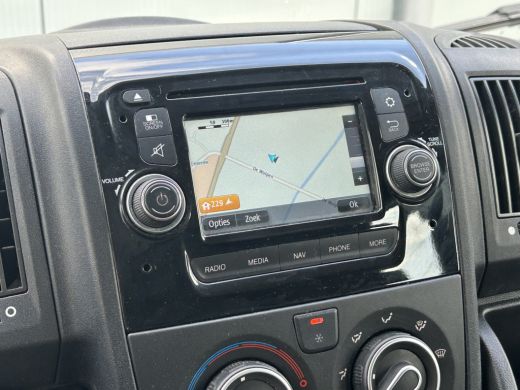 Citroën Jumper 35 2.2 HDI 131 PK / L2H2 / 1e EIG. / AIRCO / NAVI / 7-PERS DUBBELE CABINE / 3 TONS TREKHAAK / CAMERA ActivLease financial lease