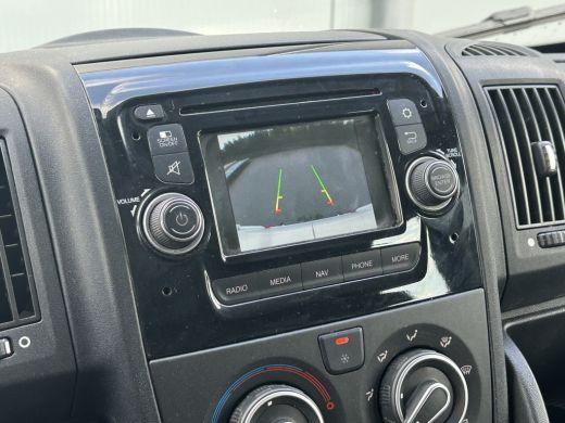Citroën Jumper 35 2.2 HDI 131 PK / L2H2 / 1e EIG. / AIRCO / NAVI / 7-PERS DUBBELE CABINE / 3 TONS TREKHAAK / CAMERA ActivLease financial lease