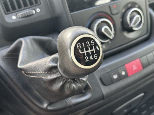 Citroën Jumper 35 2.2 HDI 131 PK / L2H2 / 1e EIG. / AIRCO / NAVI / 7-PERS DUBBELE CABINE / 3 TONS TREKHAAK / CAMERA ActivLease financial lease