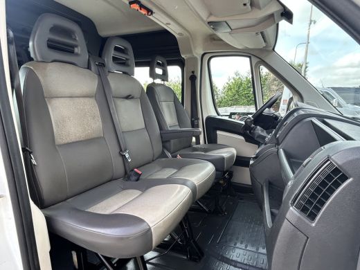 Citroën Jumper 35 2.2 HDI 131 PK / L2H2 / 1e EIG. / AIRCO / NAVI / 7-PERS DUBBELE CABINE / 3 TONS TREKHAAK / CAMERA ActivLease financial lease