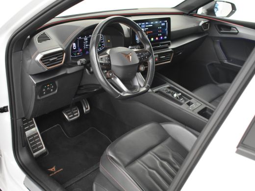 CUPRA Leon Sportstourer 1.4 e-Hybrid VZ Business 245pk l Trekhaak | Dodehoekdectie | Elektr. Bestuurdersstoel incl Memory... ActivLease financial lease