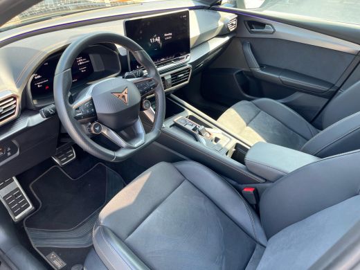 CUPRA Leon Sportstourer 1.5 272PK TSI e-Hybrid VZ Performance | Trekhaak | Elektrische achterklep | Sportstoelen | ACC | ... ActivLease financial lease