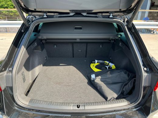 CUPRA Leon Sportstourer 1.5 272PK TSI e-Hybrid VZ Performance | Trekhaak | Elektrische achterklep | Sportstoelen | ACC | ... ActivLease financial lease