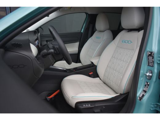 Fiat 600 1.2 Hybrid La Prima 136pk Automaat | Vol-Leder | Elektr. Stoelen | Elektr. Achterklep | Massage |... ActivLease financial lease