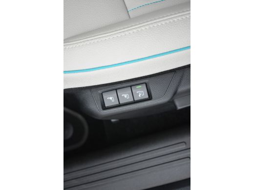 Fiat 600 1.2 Hybrid La Prima 136pk Automaat | Vol-Leder | Elektr. Stoelen | Elektr. Achterklep | Massage |... ActivLease financial lease