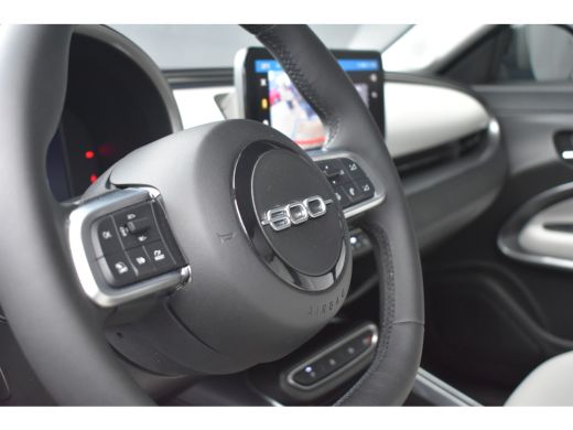 Fiat 600 1.2 Hybrid La Prima 136pk Automaat | Vol-Leder | Elektr. Stoelen | Elektr. Achterklep | Massage |... ActivLease financial lease