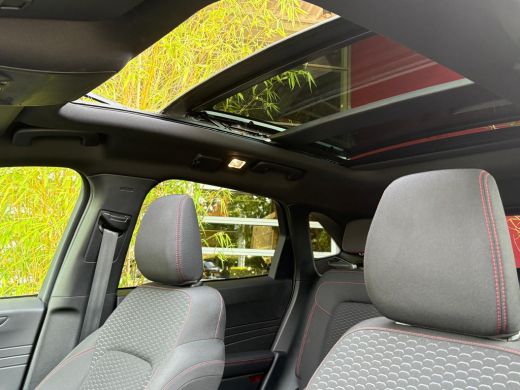 Ford Kuga 2.5 PHEV ST-Line | Achteruitrijcamera | Elektrisch glazen panorama-dak | Lichtmetalen velgen 19" ActivLease financial lease