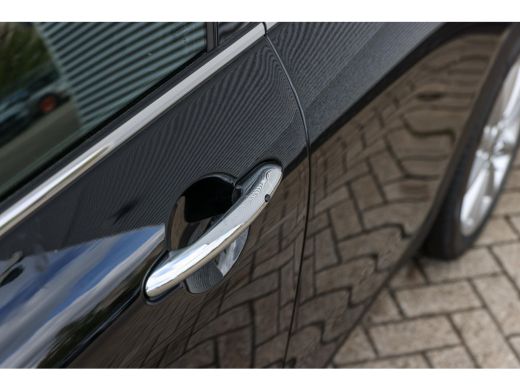 Mini Clubman Cooper Classic / Achteruitrijcamera / Comfort Access / LED / Stoelverwarming ActivLease financial lease