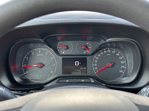 Opel Combo 1.5D 102 PK / L2H1 / 83.608 KM ! / 1e EIG. / INRICHTING / 2X SCHUIFDEUR / AIRCO / CRUISE / BLUETOOTH ActivLease financial lease